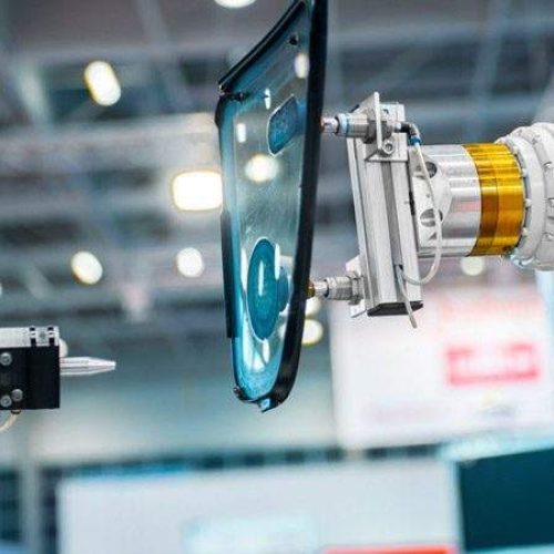 Active RFID vs. Passive RFID: What’s the Difference?